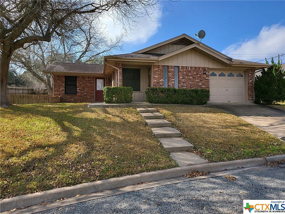 1204 Village Ln, Shiner, TX 77984 Zillow