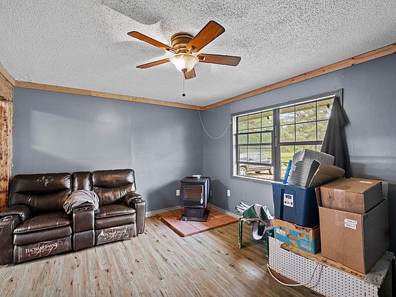 5th image of 288 Woodlawn Rd