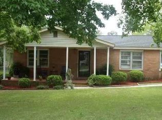 1015 Pineneedle Rd, Hartsville, SC 29550