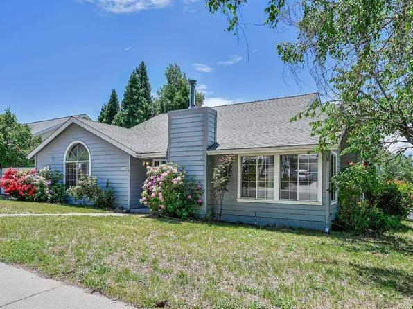 605 Meadow Ave, Mount Shasta, CA 96067