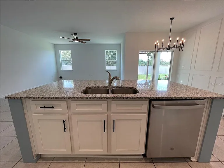 689 Crown Rose Dr — Photo 29