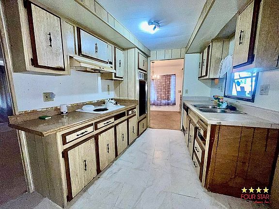 5th image of 2423 Radford Ave