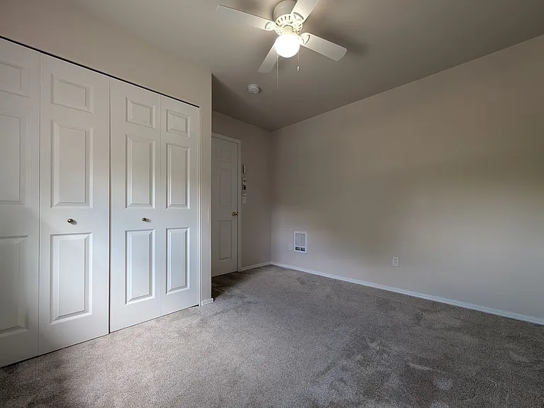 28 Lawrence St — Photo 15