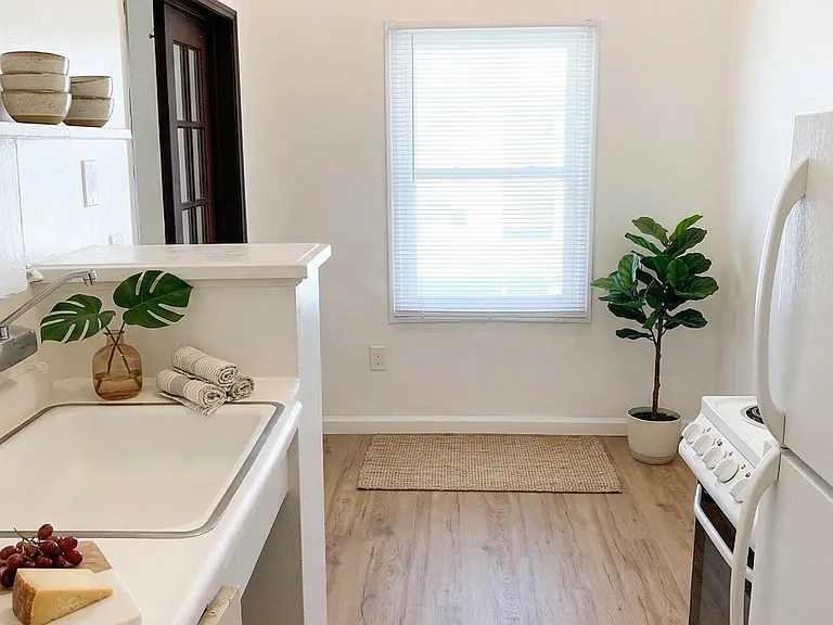 2501 Hearst Ave #204 — Photo 3