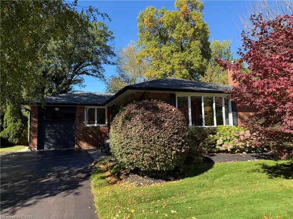 1529 Wembury Rd, Mississauga, ON L5J 2L8