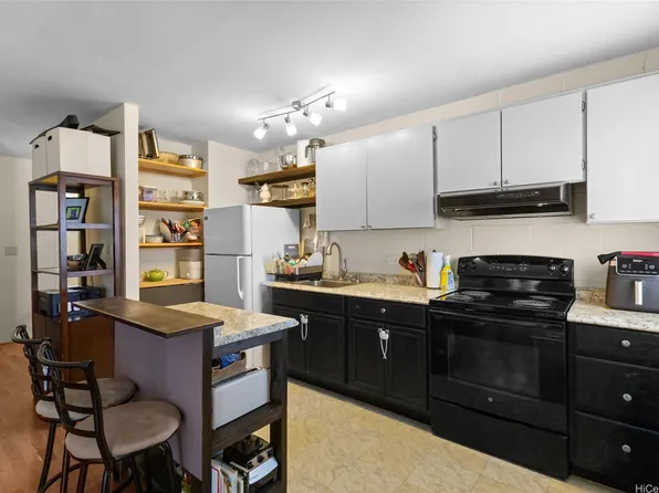 3230 Ala Ilima St APT 402, Honolulu, HI 96818