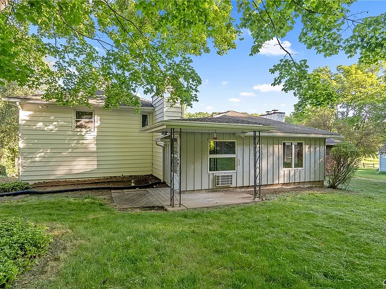 6555 Woodchuck Hill Rd — Photo 35