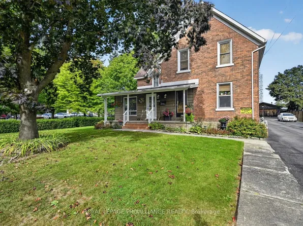 232 Park St W, Prescott, ON K0E 1T0