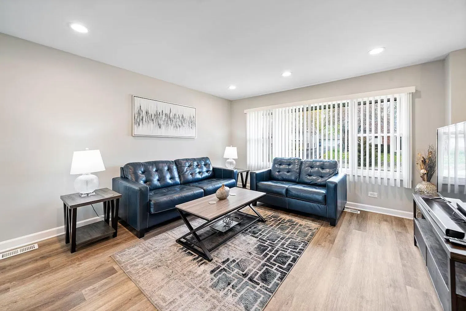 3 bed, 3.0 bath, $20,112 — Photo 2