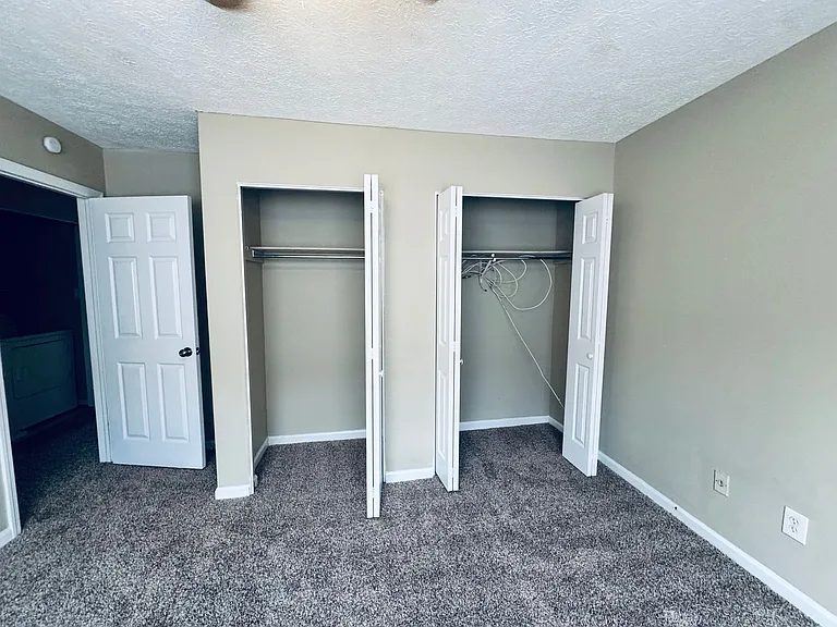 1450 Ashbourne Dr — Photo 7