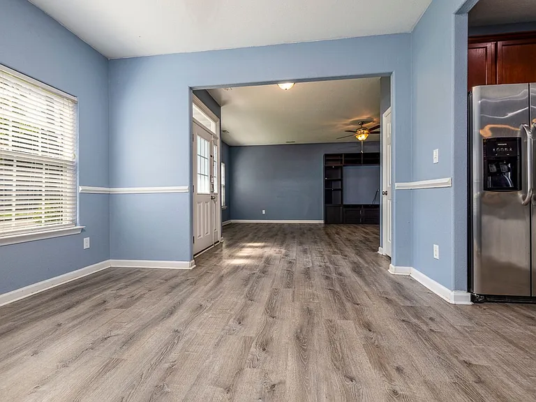 7713 Cortlandt Pl — Photo 10