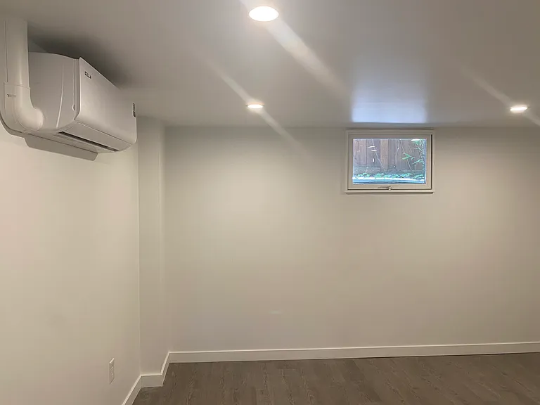 909 E 1st Ave #STUDIO — Photo 4
