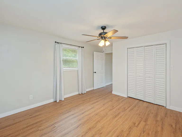 812 E Edney Ave — Photo 15