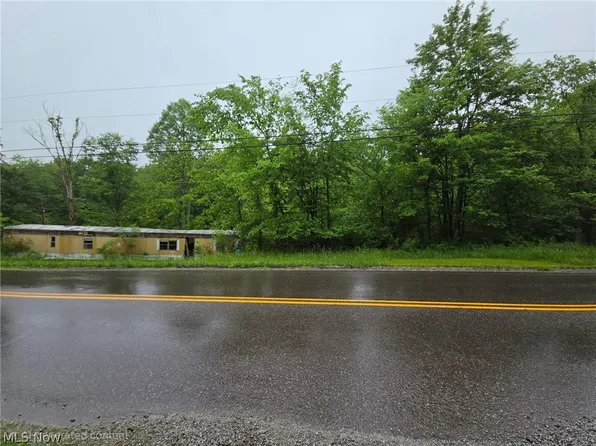 2799 Johnstown Rd NE, Mineral City, OH 44622