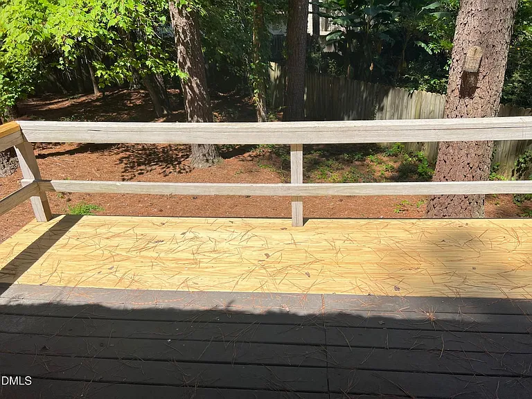 200 Lake Pine Dr — Photo 5