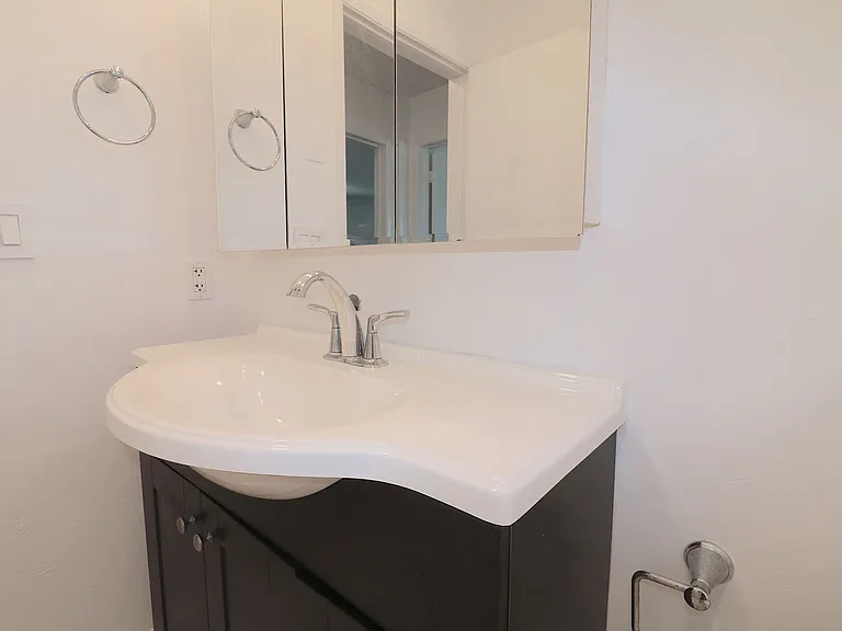 3990 Crown Point Dr — Photo 22