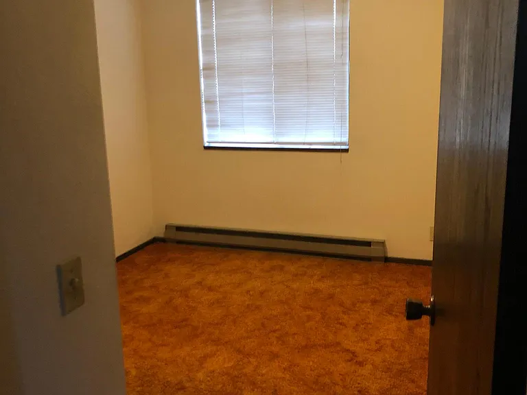 136 W Cora Ave — Photo 5
