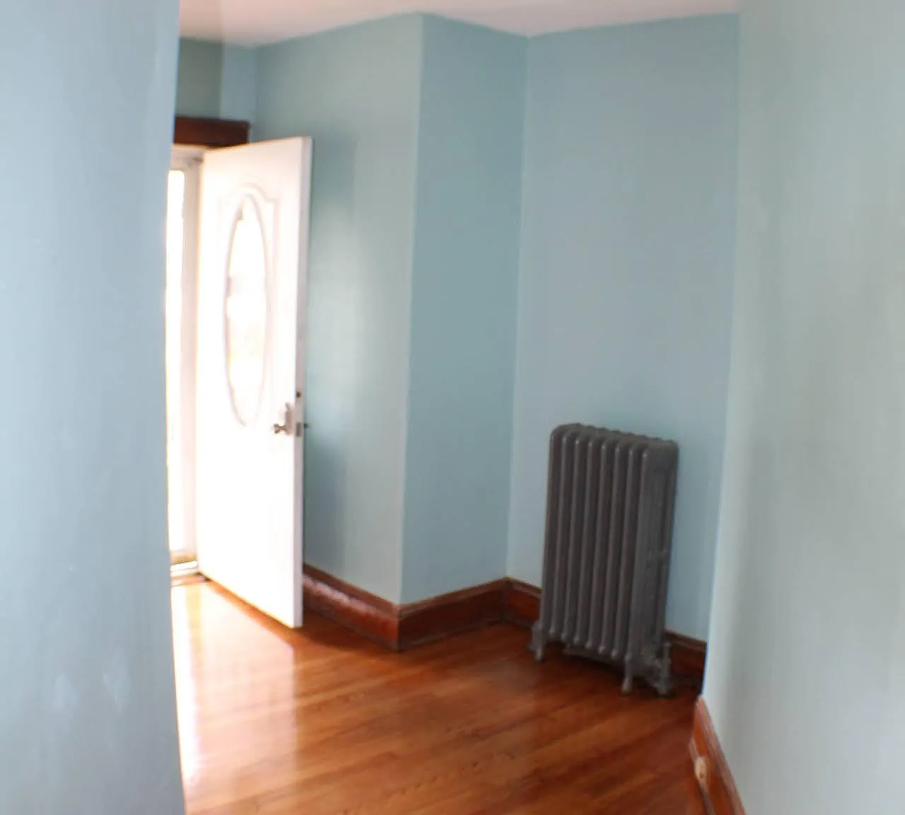 3 bed, 1100 sqft, $2,000 — Photo 2