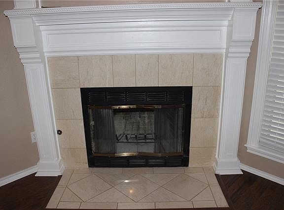 5th image of 344 College St