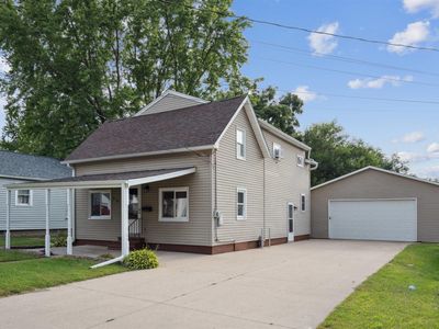 506 8th Ave NE, Independence, IA, 50644