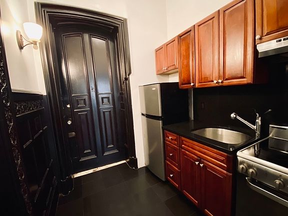 4th image of 150 Columbia Hts APT 2F