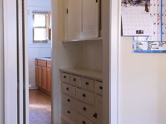 2nd image of 2527 Eastwood Ave APT 5A
