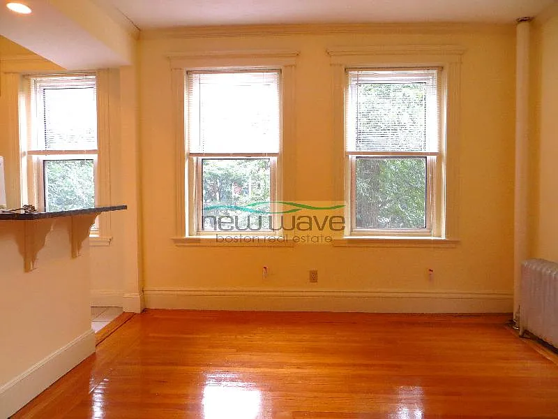 19 Queensberry St — Photo 3