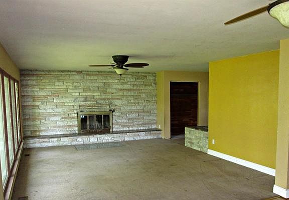 3rd image of 324 Driftwood Dr