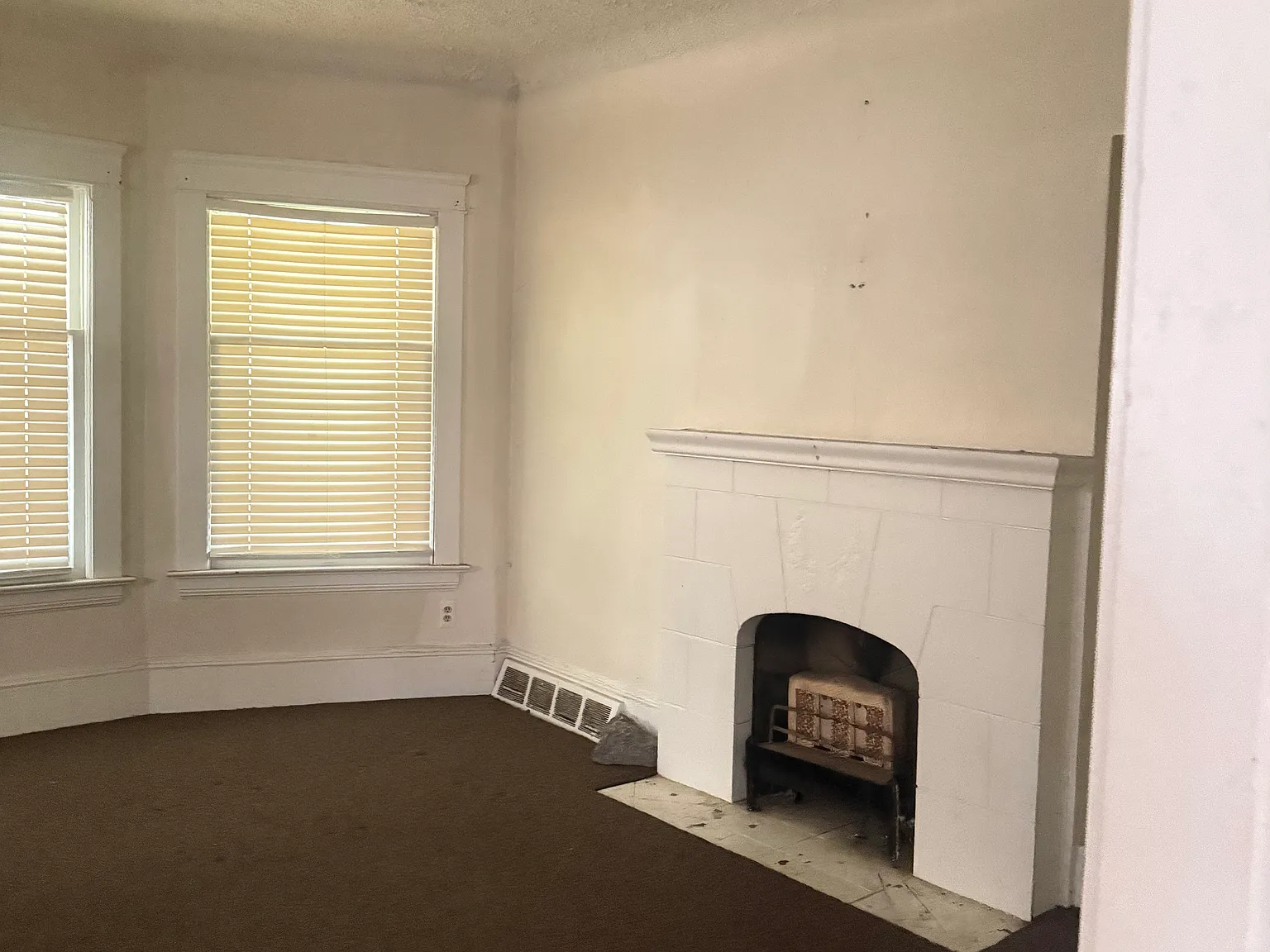2 bed, $1,100 — Photo 1