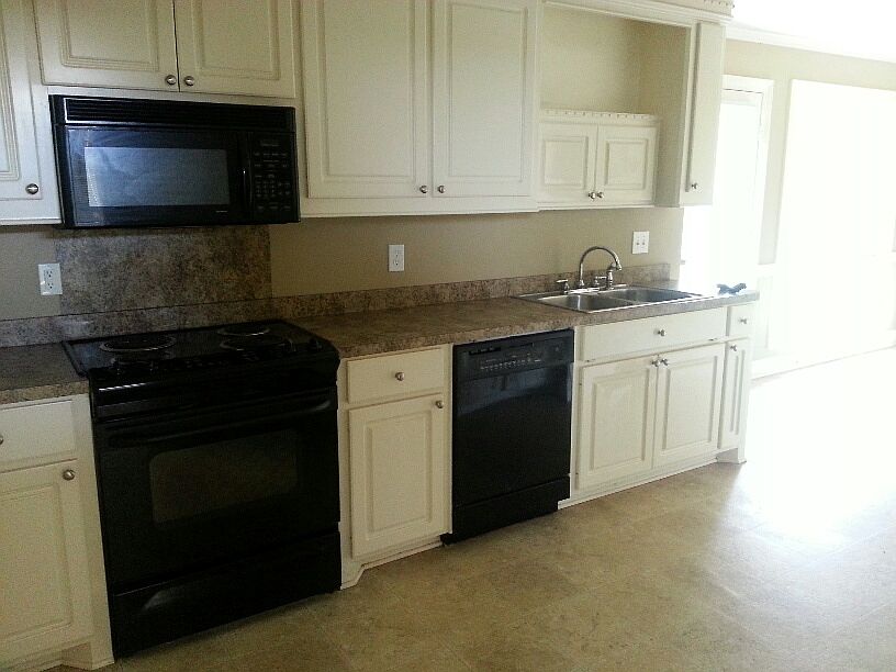 2nd image of 808 Cottonridge Dr