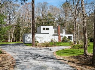 7 Pine Ln, Quogue, NY 11959