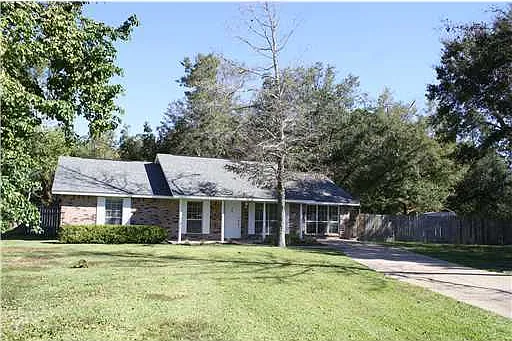 34 Pembrook Cir — Photo 1