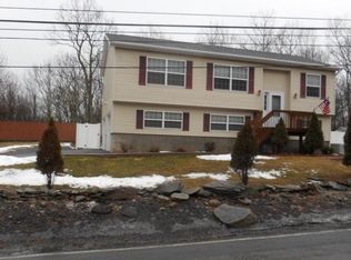 104 Doolan Rd, Dingmans Ferry, PA 18328