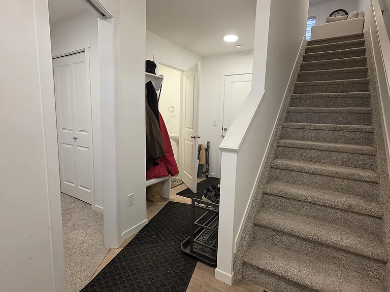 519 Aster Blvd NW — Photo 3