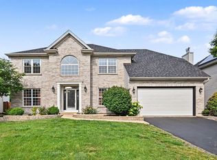 2095 Rockland Dr, Aurora, IL 60503