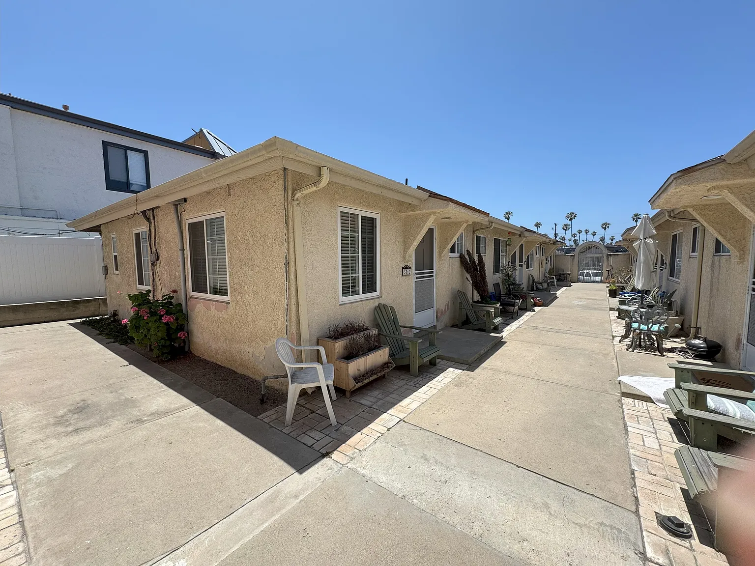 1 bed, $2,300 — Photo 2