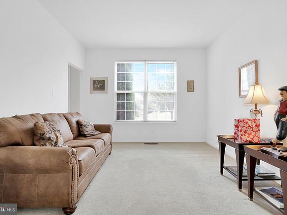 5th image of 822 Shannon Dr N