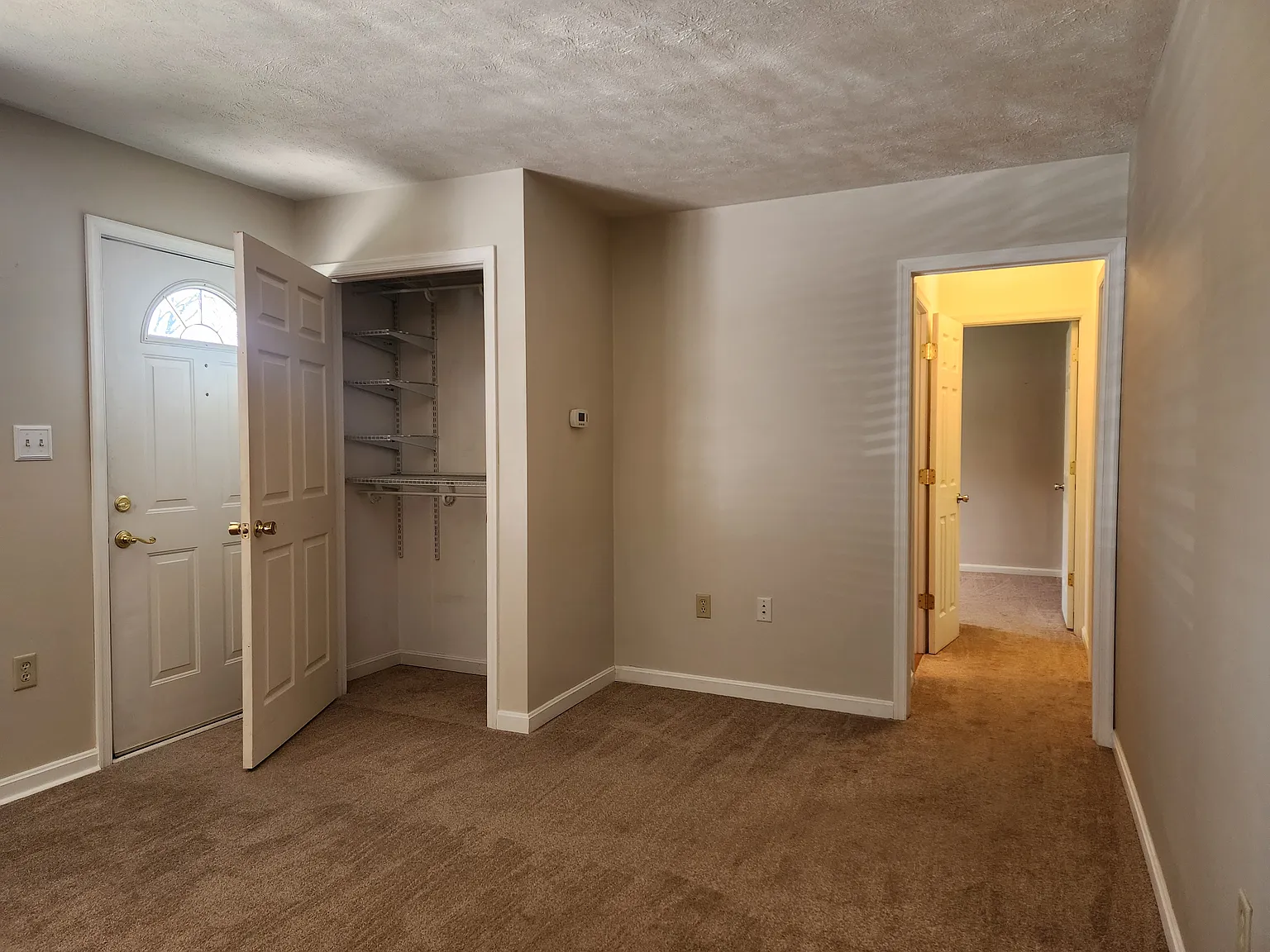 2 bed, 925 sqft, $1,950 — Photo 4