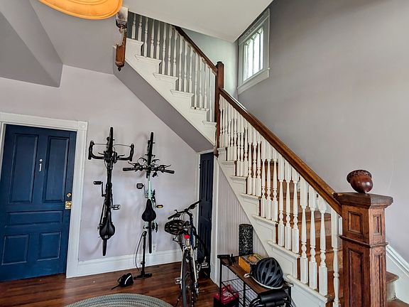 Anteroom/foyer