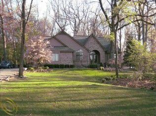 7201 Alpine View Ct, White Lake, MI