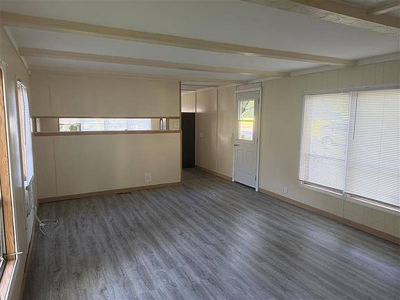 5th image of 200 Lake Wildwind Dr #1