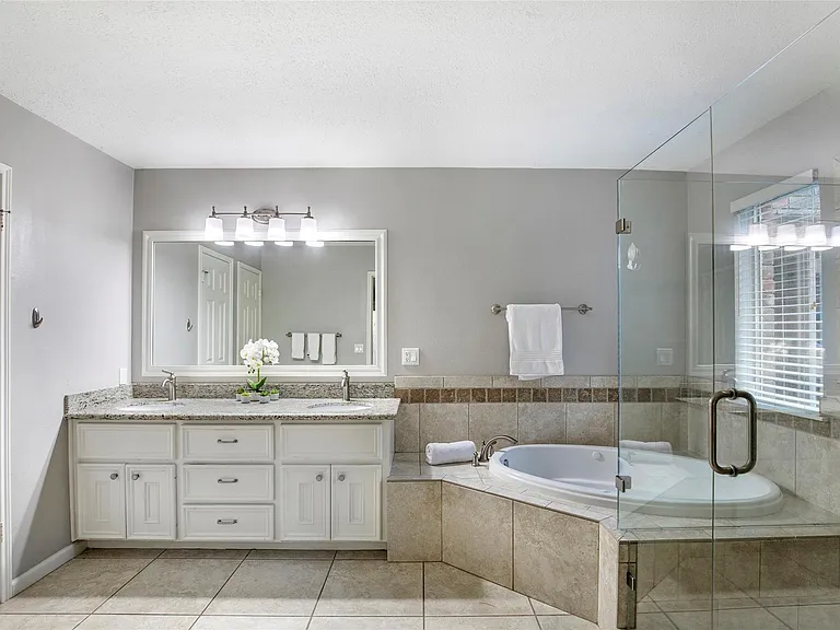 98 S Village Knoll Cir — Photo 14