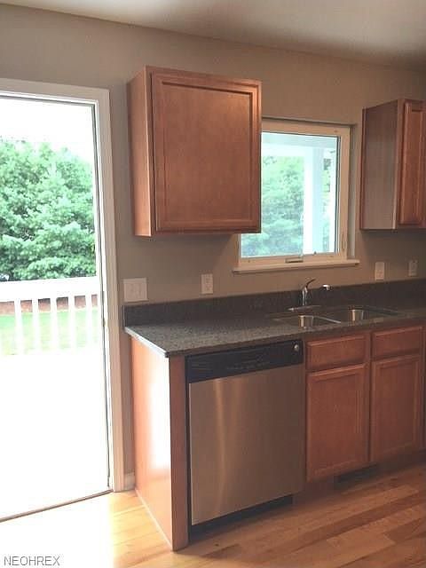 1st image of 1452 E 105th St #1452