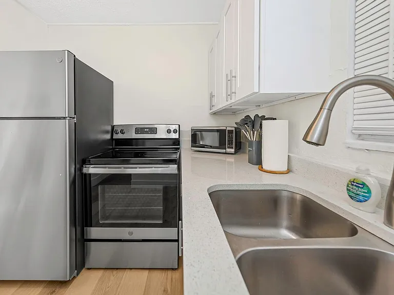 416 Skinner Blvd — Photo 20