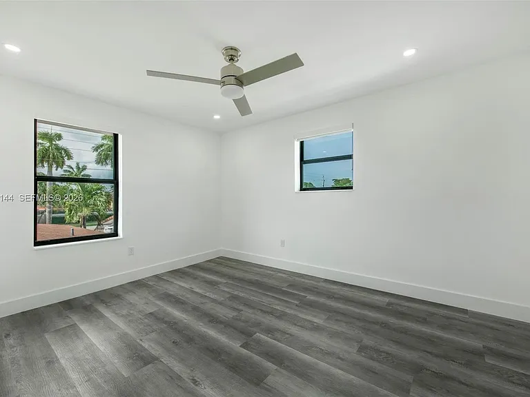 10370 SW 24th St — Photo 1