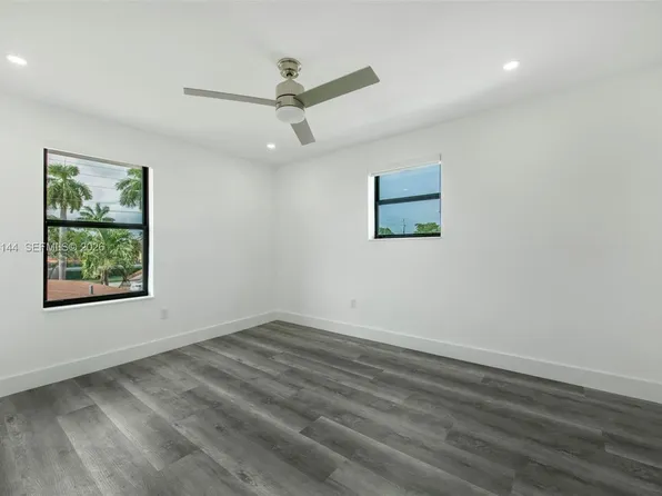 10370 SW 24th St, Miami, FL