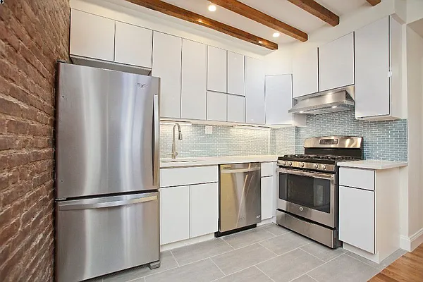 Rented by Jade Stone Real Estate Consulting | media 10