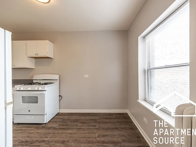 5740 N Winthrop Ave #309 — Photo 3