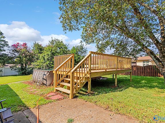 5th image of 403 Gilmore St