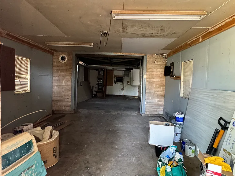 1240 E Walnut St — Photo 44